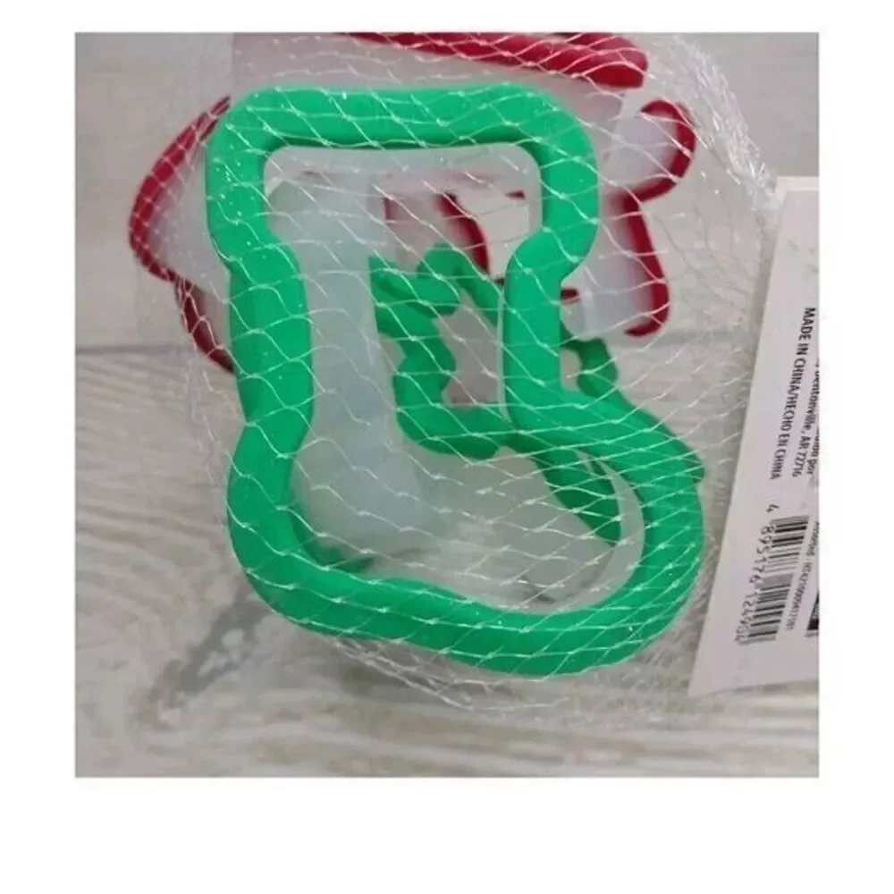 New! Set of 6 Christmas Sugar‎ Cookie Cutters Baking Holiday Gingerbread Plastic